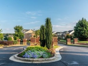 4 Reasons Why Automatic Gate Service Should Be A Regular Part Of HOA Maintenance